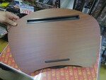 ひざの上がテーブルになるテレワークで便利そうなテーブル付きクッション