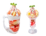 びっくりドンキーにド迫力「桃のジョッキパフェ」　季節の桃デザート4種登場