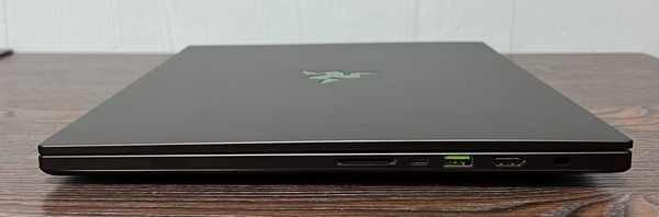 GeForce RTX 5090 Laptop搭載ゲーミングノートPC、Razer Blade 16 (2025)で内なる平穏を得る